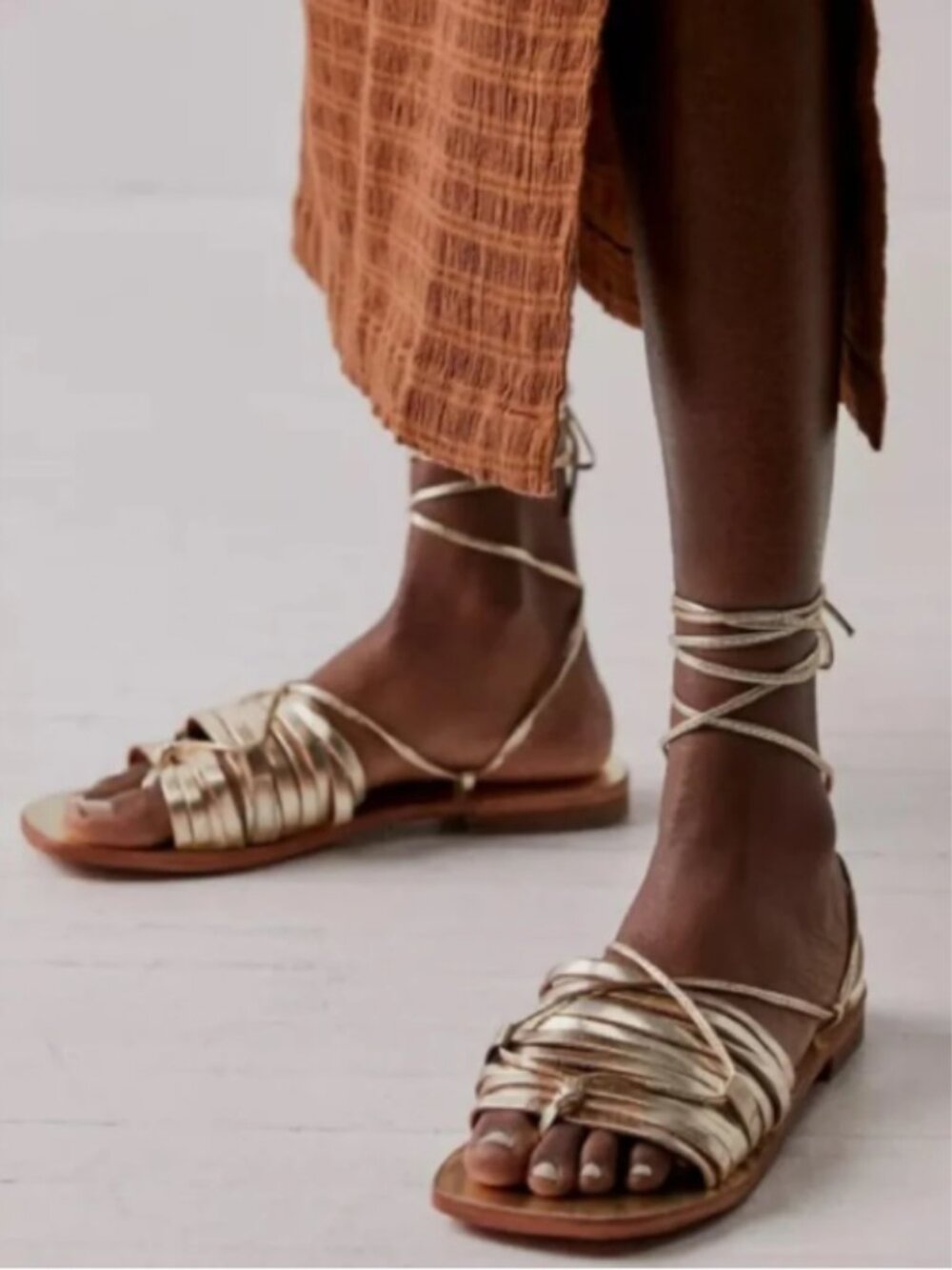 Free people Women's Metallic Gold Cami Huarache Wrap Open Toe Flat Sandals EU 37